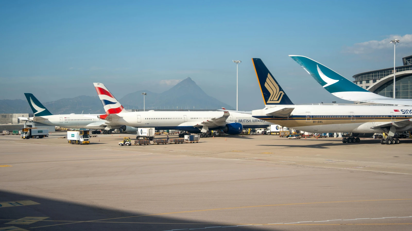 Area di ritiro auto a noleggio all'aeroporto di Baku Heydar Aliyev